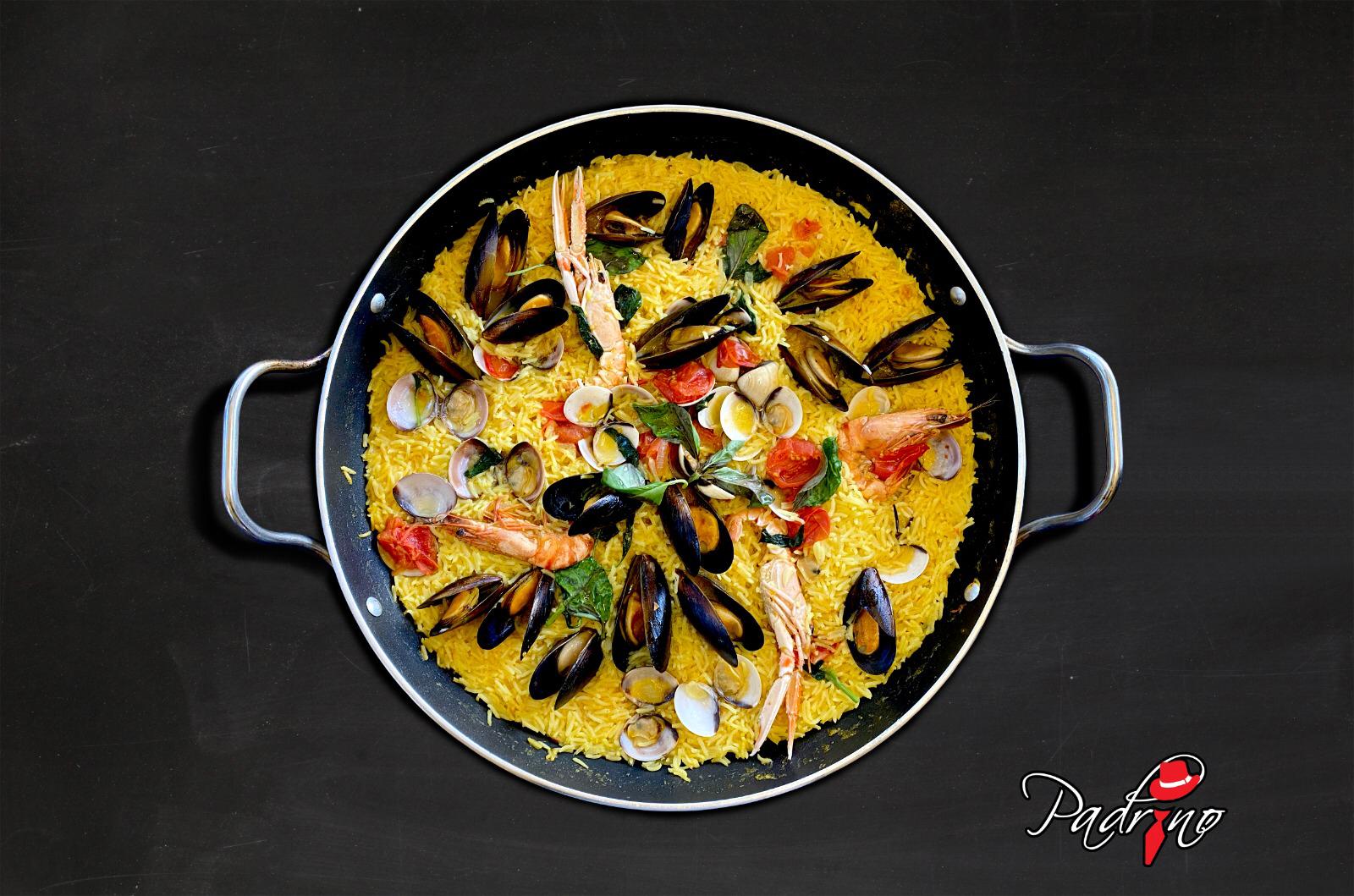 Paella Catalana 1+1+1 1600g Restaurant Padrino Suceava