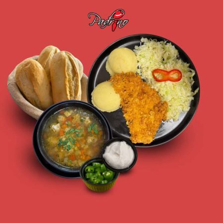 Ciorba de perisoare piept de pui crispy cu piure de cartofi salata de varza